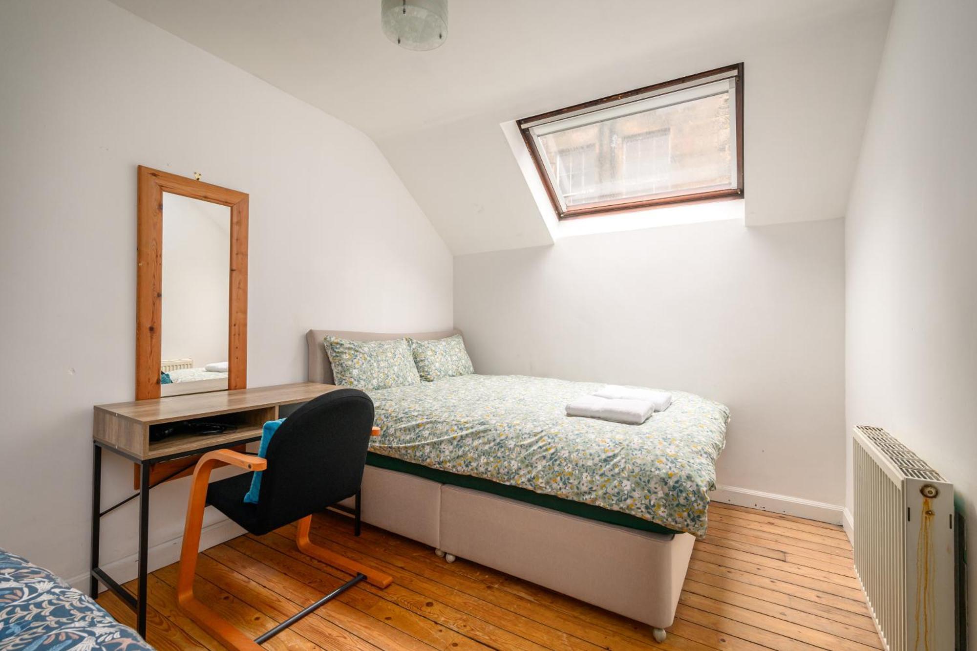 Bright - Central - Sleeps 10 Edinburgh Exterior photo
