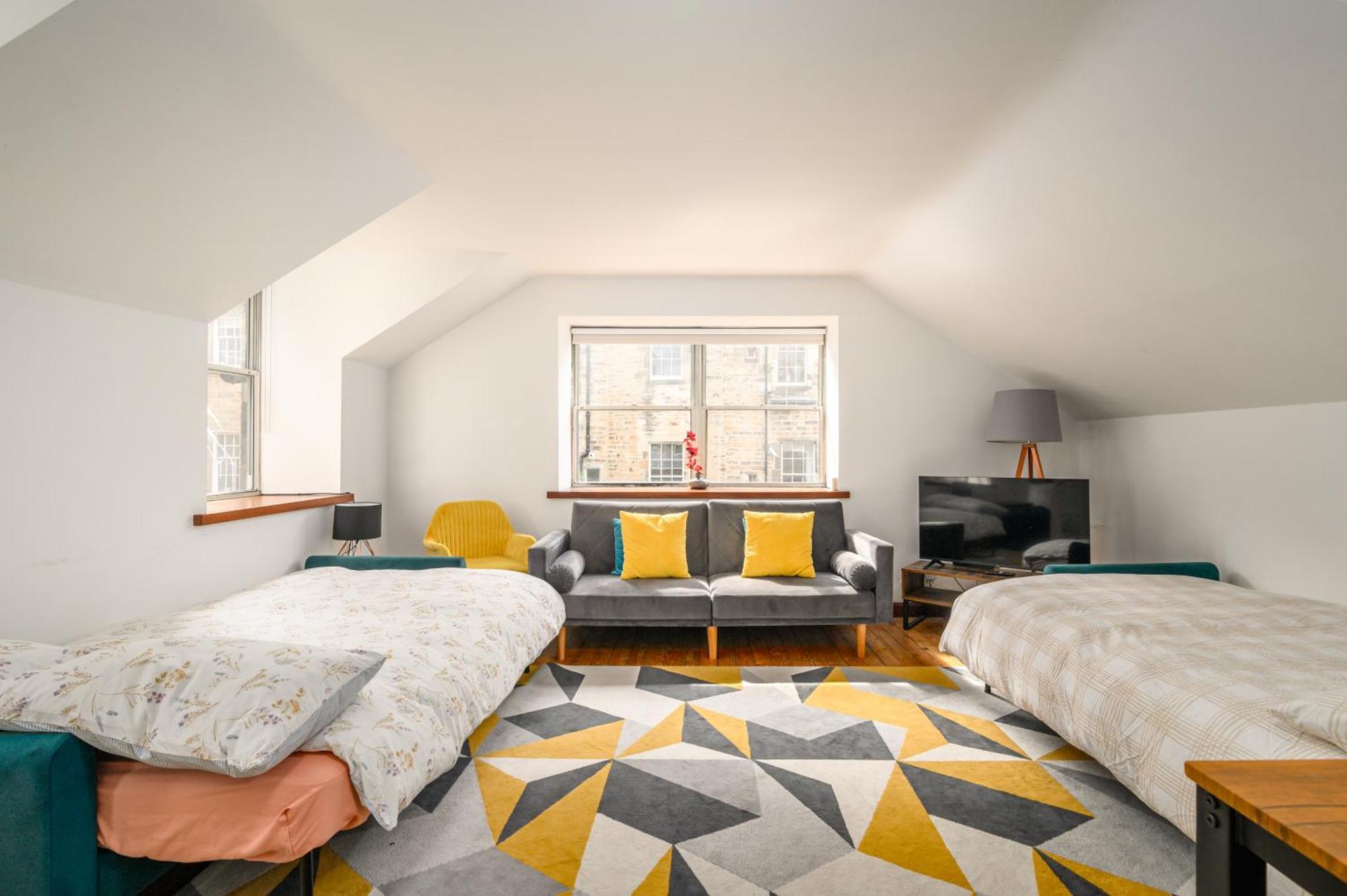 Bright - Central - Sleeps 10 Edinburgh Exterior photo